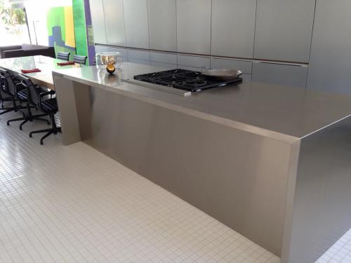 Custom iron railing crafted by Toronto Metal and Iron Railings