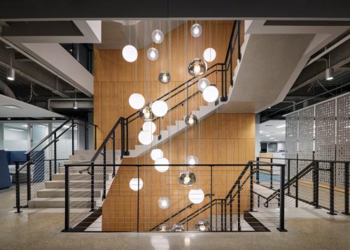 Glass railing with spigot base system